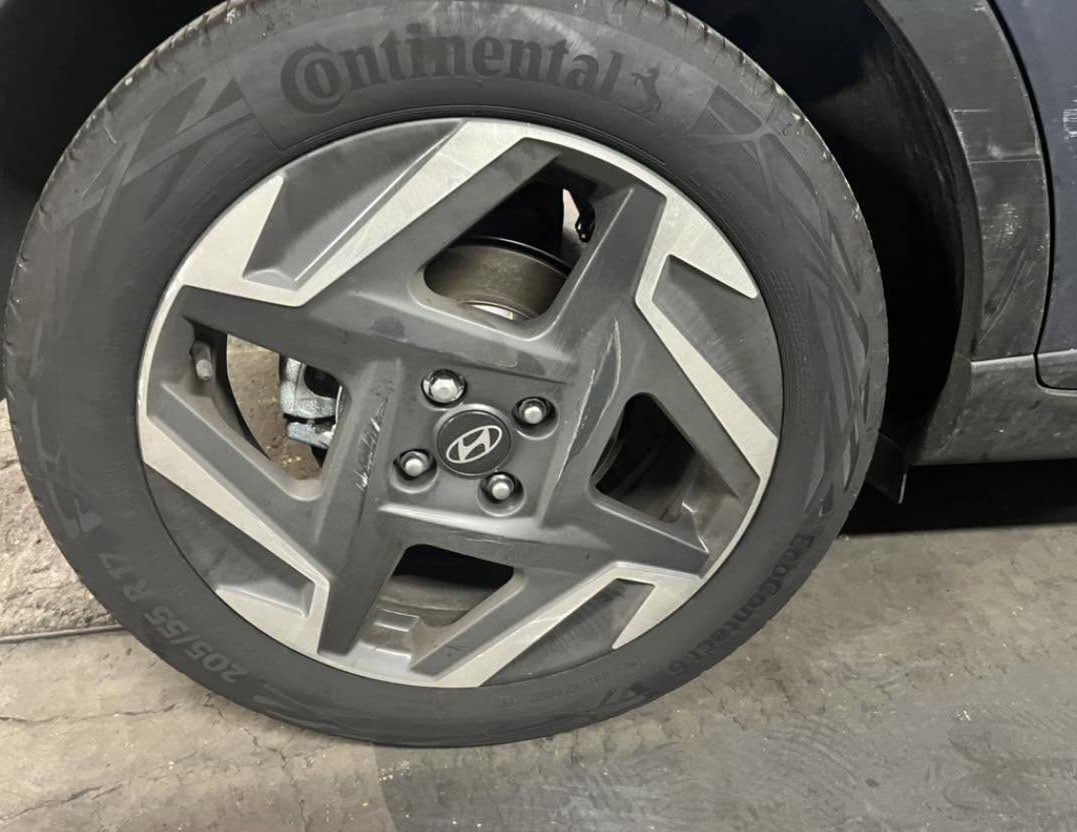 Before - Diamond cut alloy wheel before and after repair in Glasgow